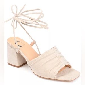 Journey Collection Women’s Felisity Ruched Sandals in Sand size 8.5